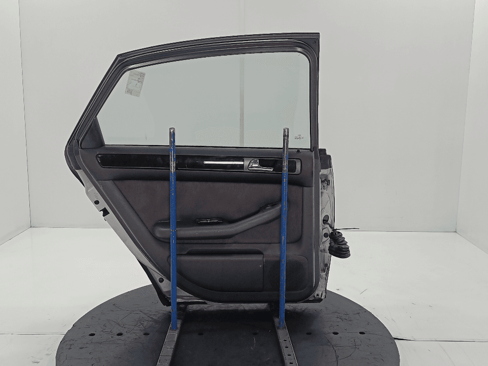 Дверь задняя левая к Audi A6 C5/4B (97-01)