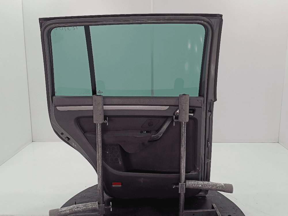 Дверь задняя левая к Volkswagen Touran 1 (03-07)