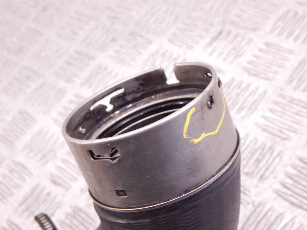 Патрубок интеркулера к BMW 6 E63/E64 (03-07)