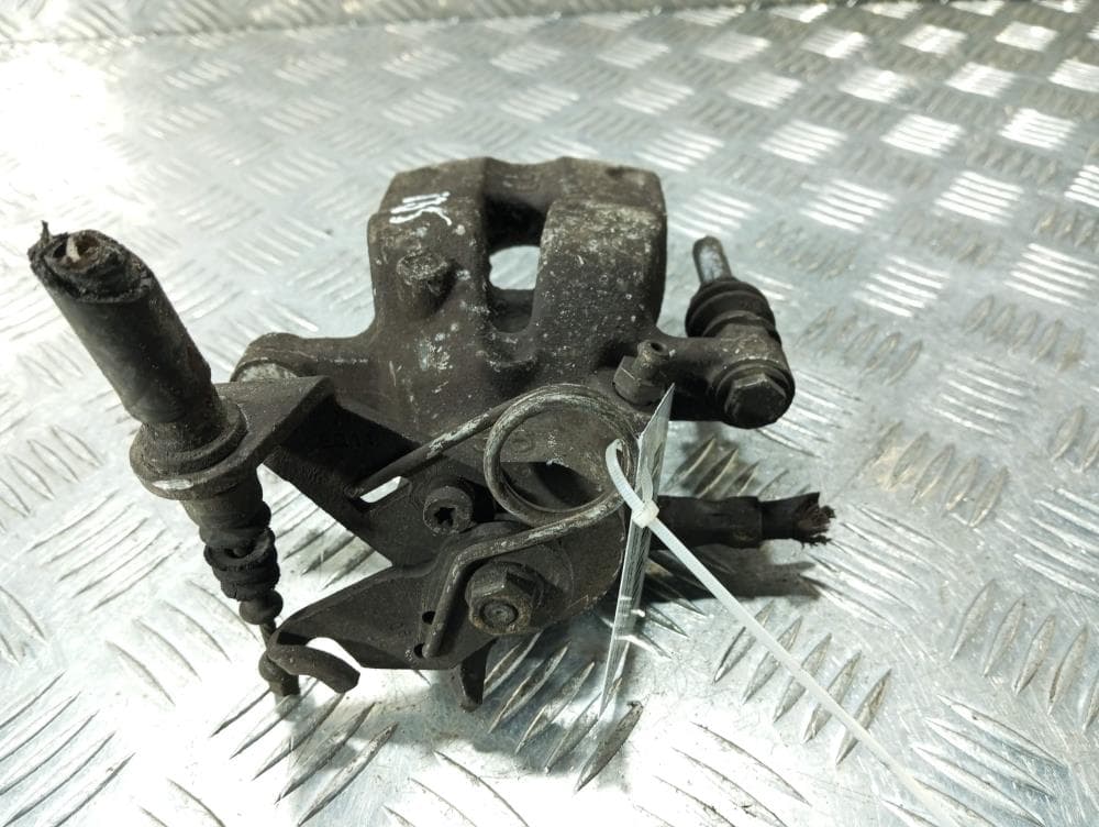 Суппорт задний правый к Alfa Romeo 147 (00-04)