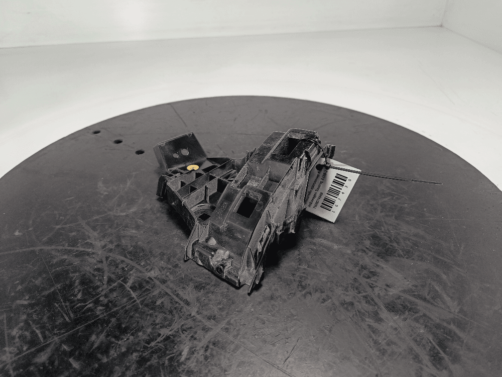 Кронштейн крепления бампера заднего к Volkswagen Touareg 3 (18-24)