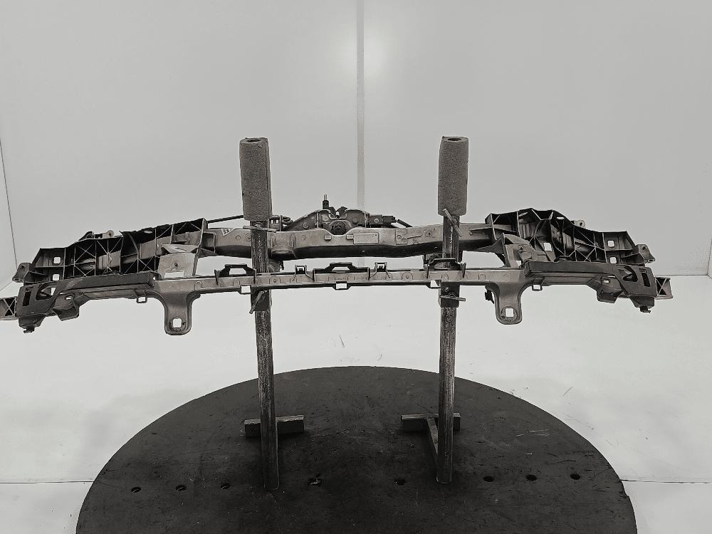 Передняя панель крепления облицовки (телевизор) к Ford Focus 2 (04-08)