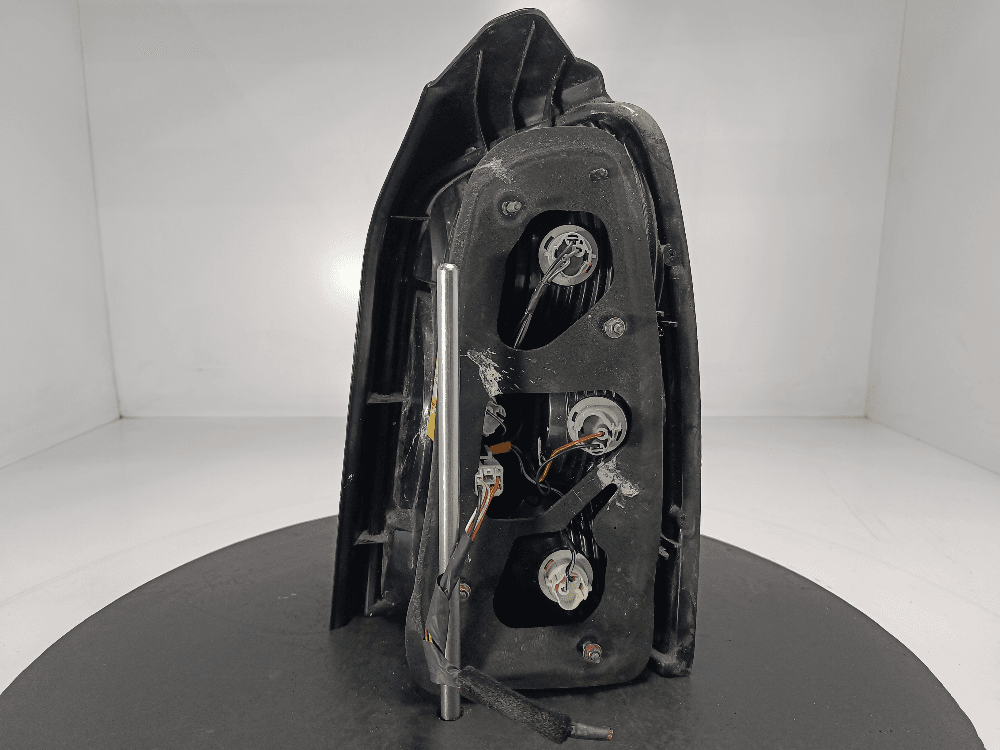 Фонарь задний левый к Hyundai Trajet (00-04)