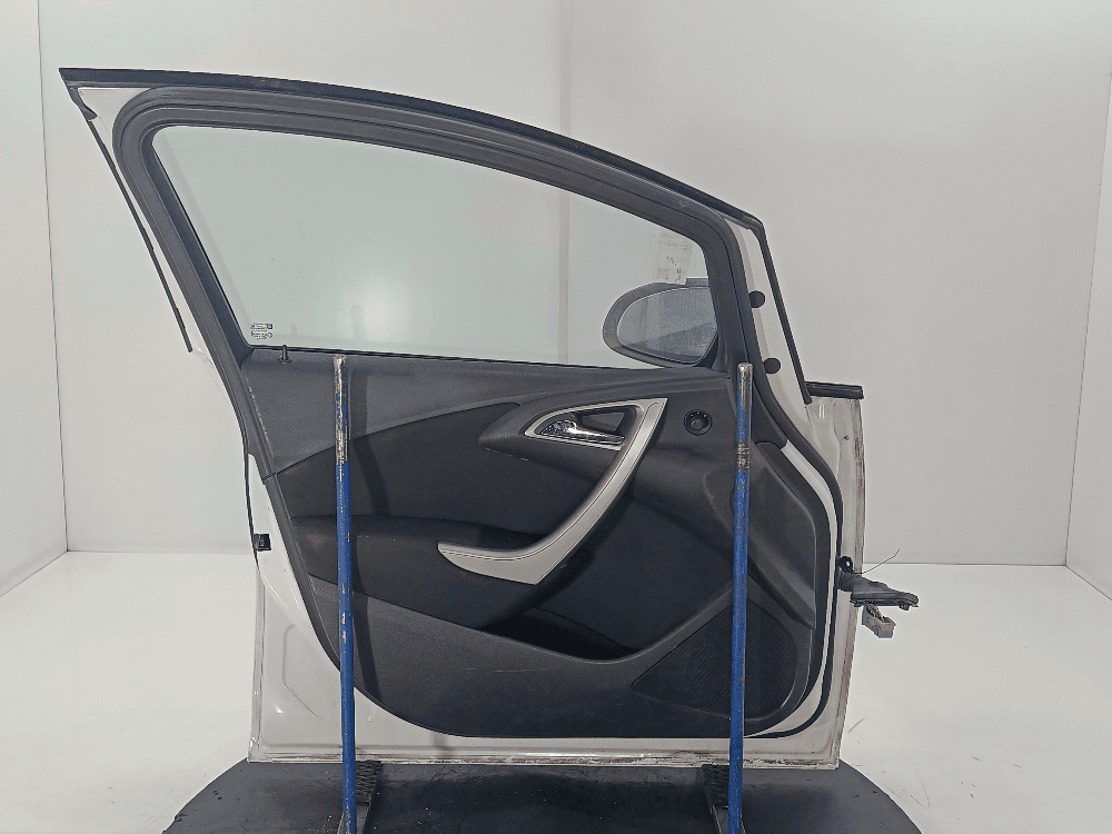 Дверь передняя левая к Opel Astra J (09-12)