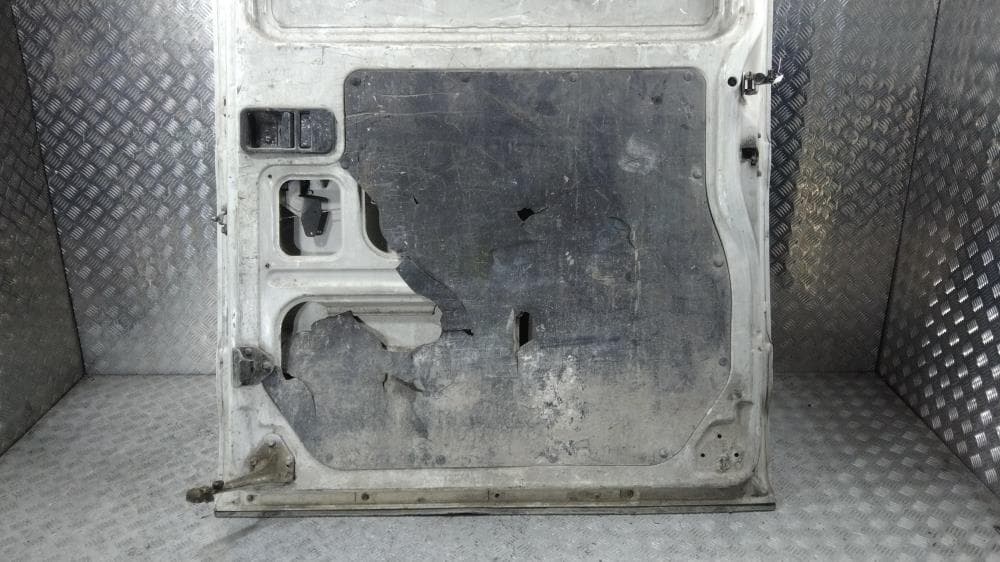 Дверь сдвижная правая к Iveco Daily 3 (99-06)