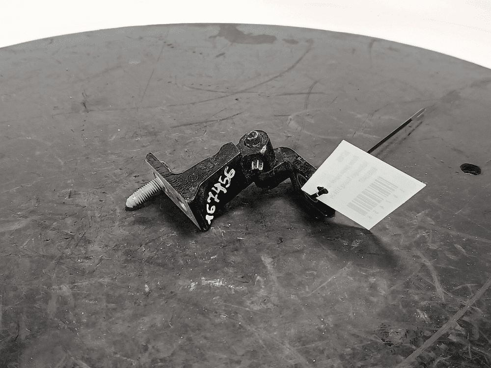 Петля двери задней правой к Volkswagen Touareg 3 (18-24)