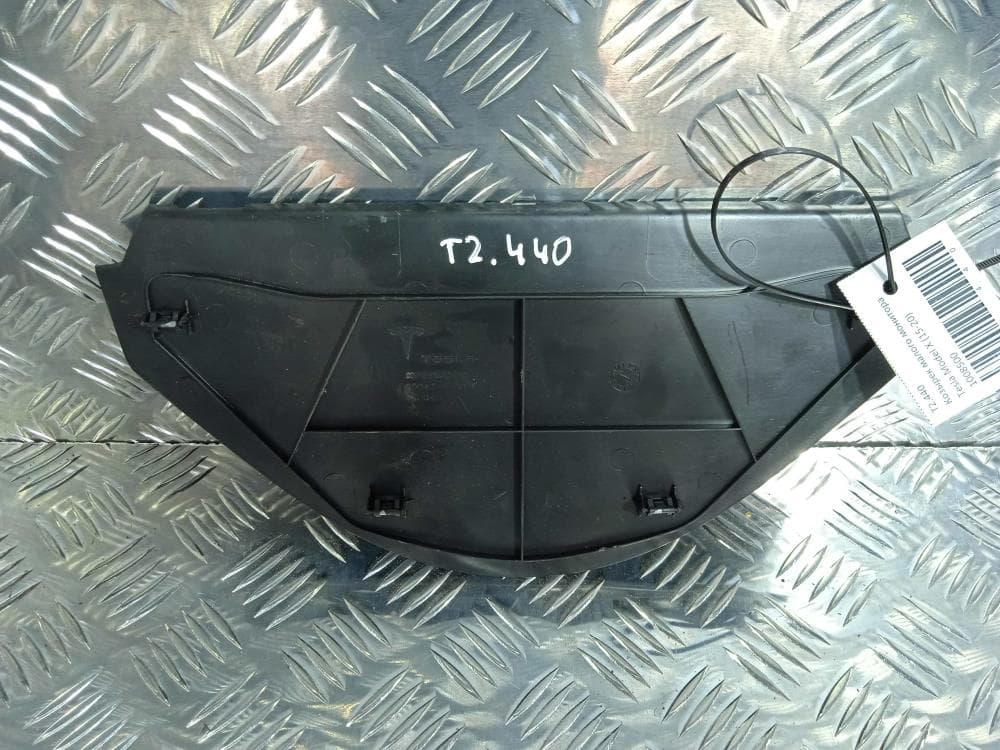 Накладка декоративная на торпедо к Tesla Model X (15-21)