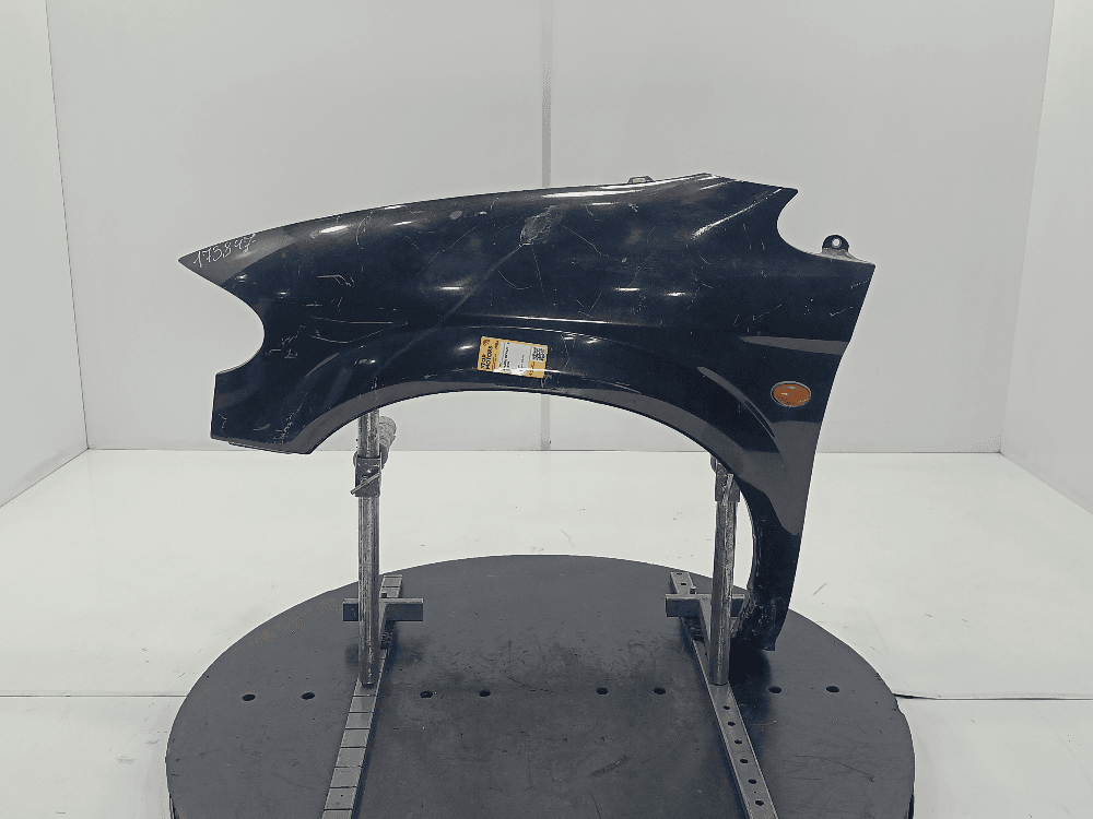 Крыло переднее левое к Chrysler Voyager 4 (01-04)