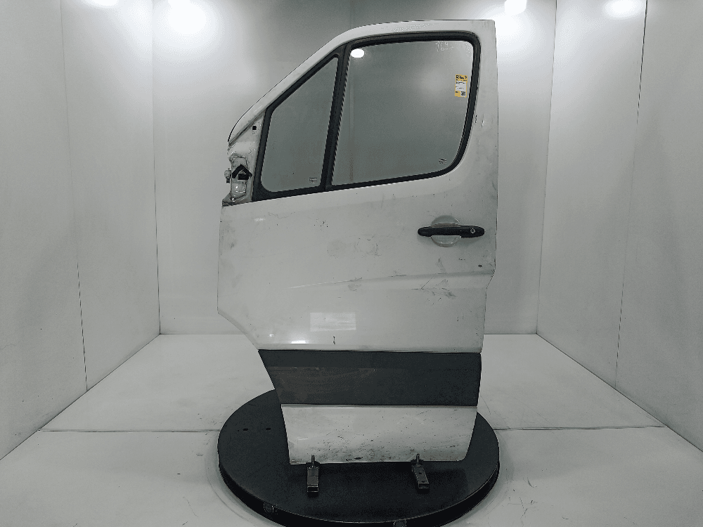 Дверь передняя левая к Mercedes Sprinter W906 (06-14)