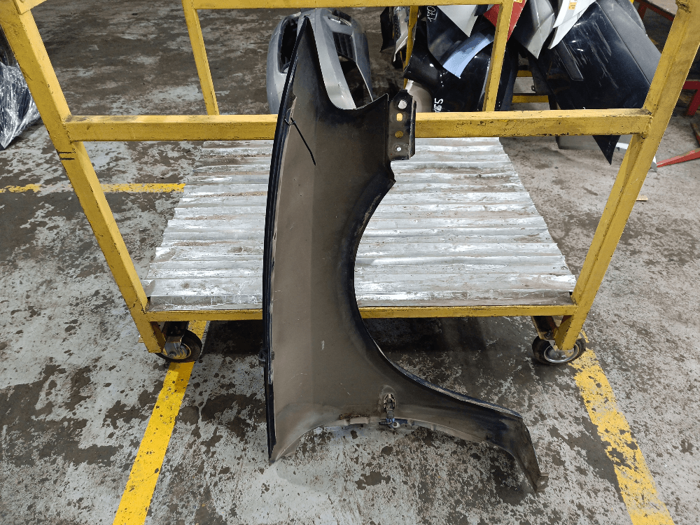 Крыло переднее левое к Opel Vectra B (95-99)