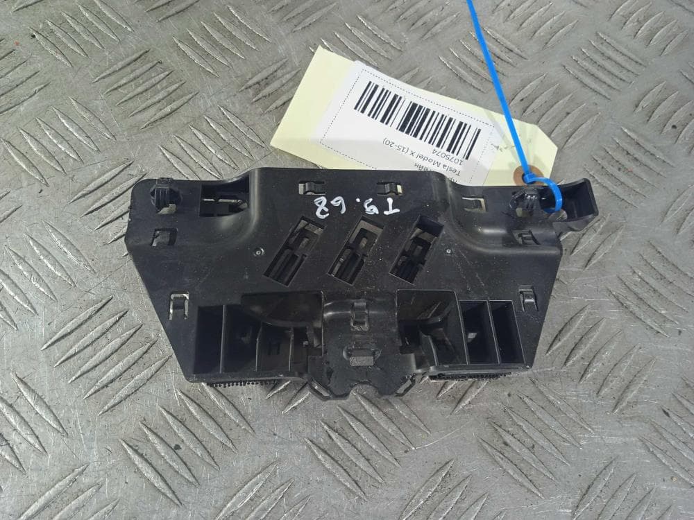 Кронштейн к Tesla Model X (15-21)