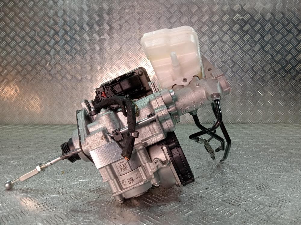 Цилиндр тормозной главный к Lamborghini Urus (18-24)