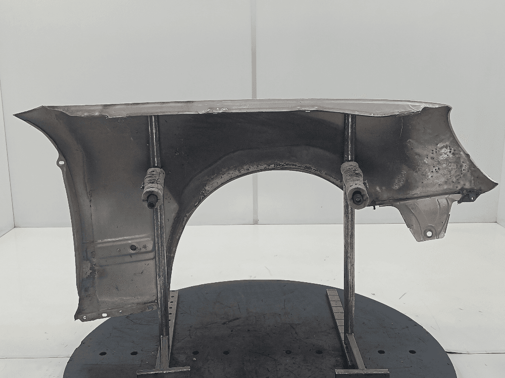 Крыло переднее левое к Mercedes E Class W210/S210 Рестайлинг (99-02)