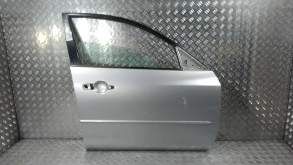 Дверь передняя правая к Mazda 3 BK (03-06)
