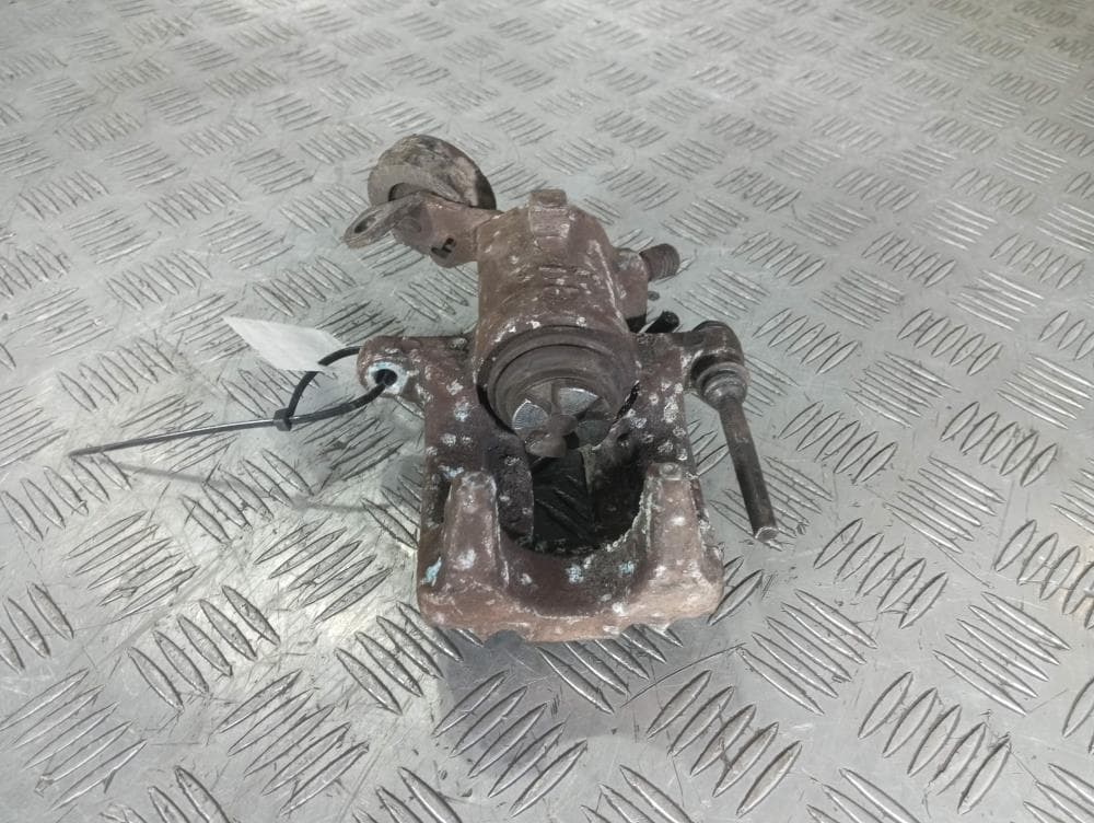 Суппорт задний левый к Volkswagen Golf 4 (97-06)