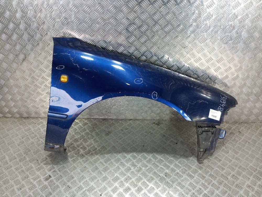 Крыло переднее правое к Audi A4 B5 (94-99)