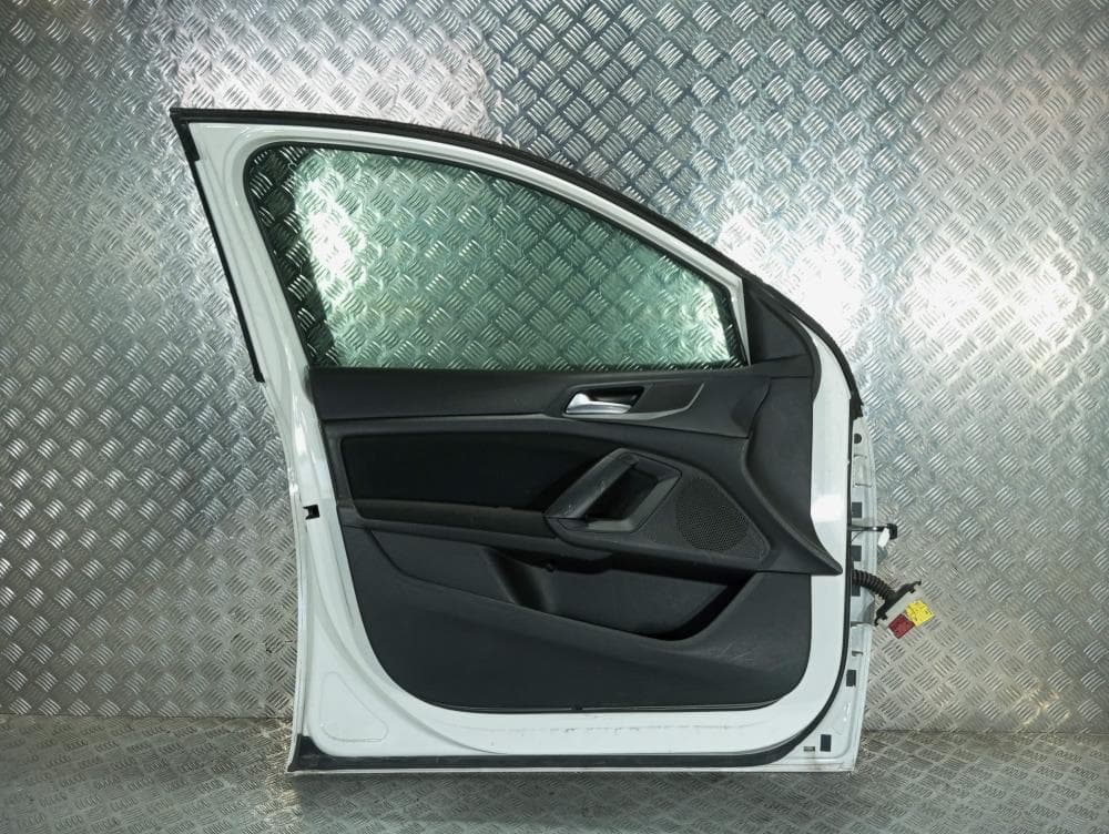Дверь передняя левая к Peugeot 308 2 (13-17)