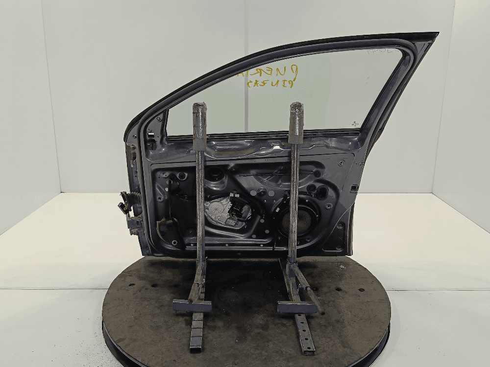 Дверь передняя правая к Volkswagen Golf 5 (03-09)