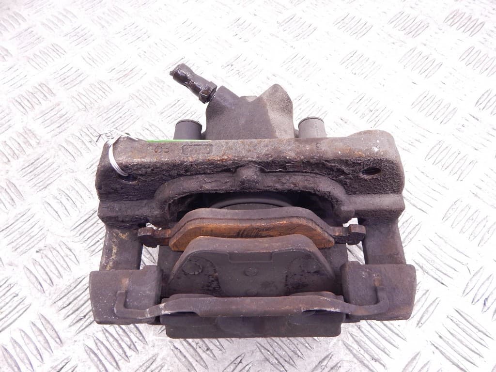 Суппорт передний правый к BMW X3 E83 (03-06)