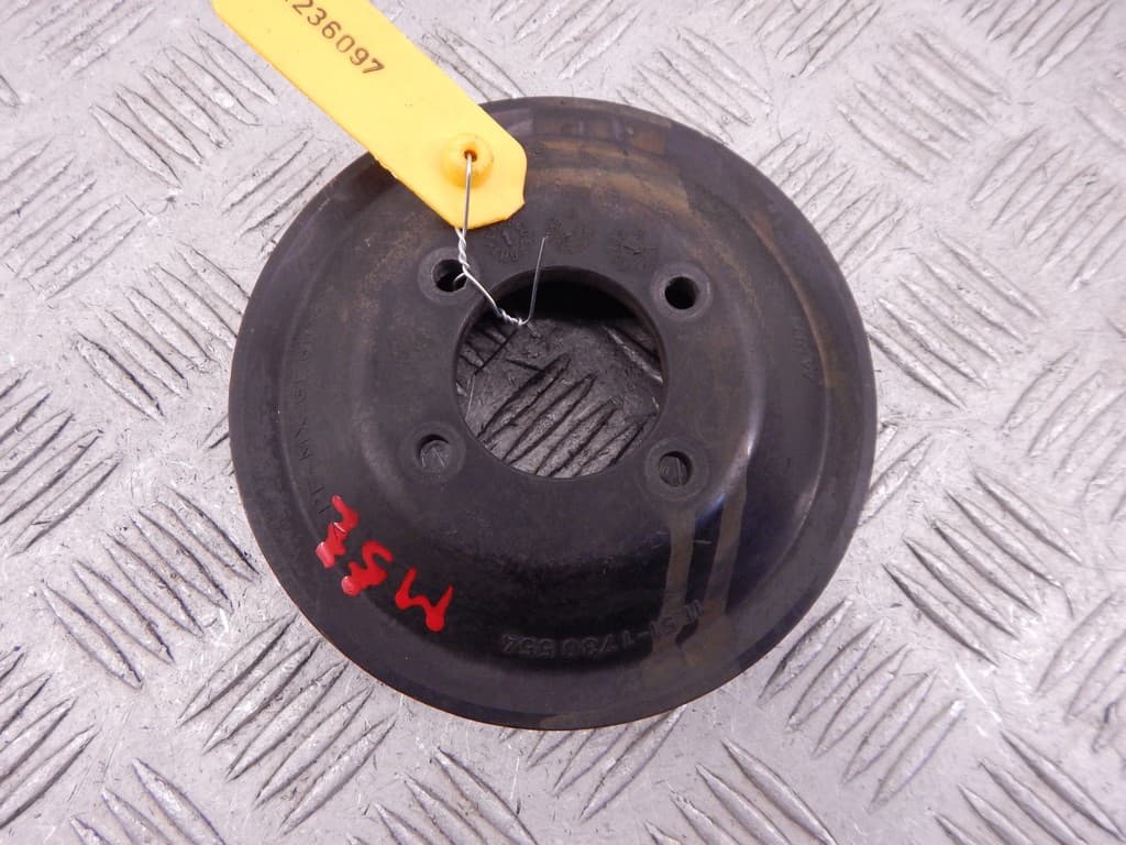 Шкив помпы к BMW 7 E38 (94-98)