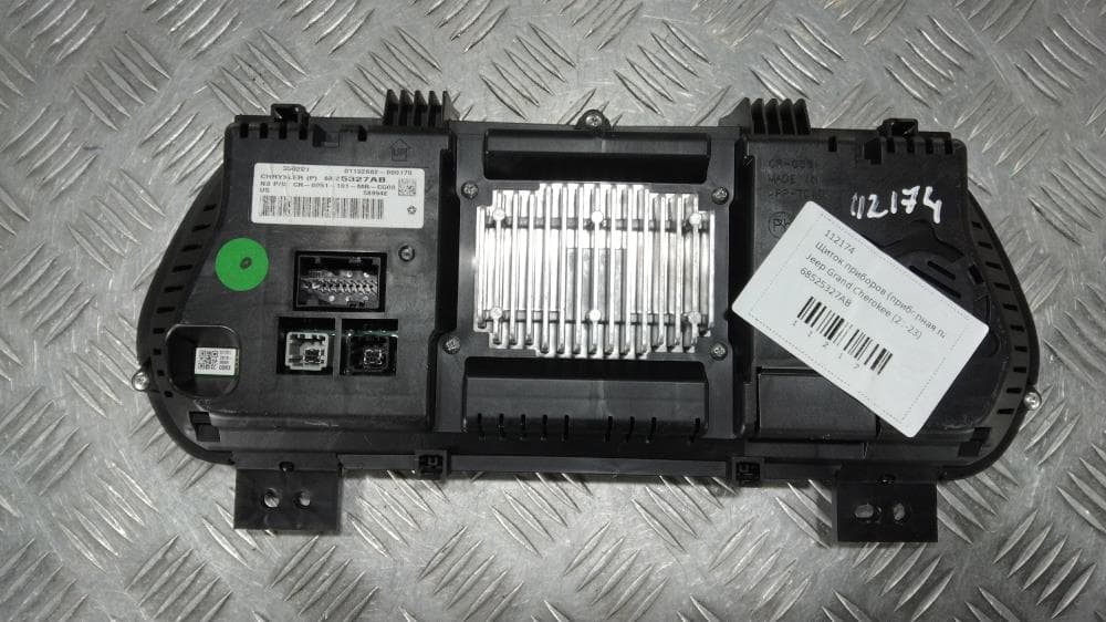 Щиток приборов (приборная панель) к Jeep Grand Cherokee WL (21-24)