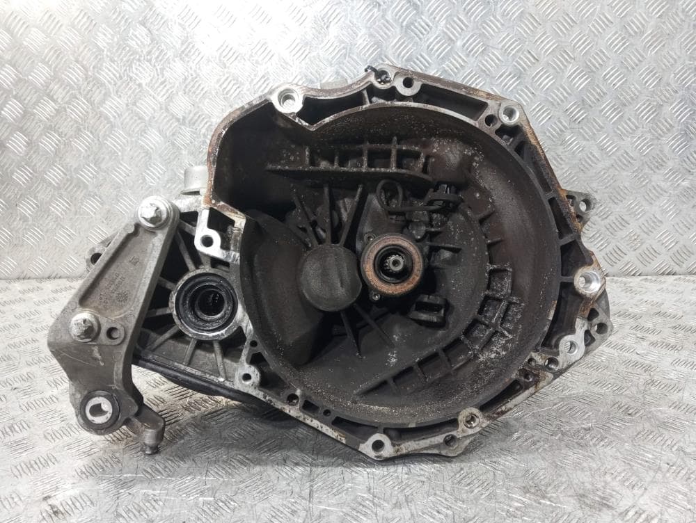 КПП механическая (МКПП) к Opel Corsa D (06-11)