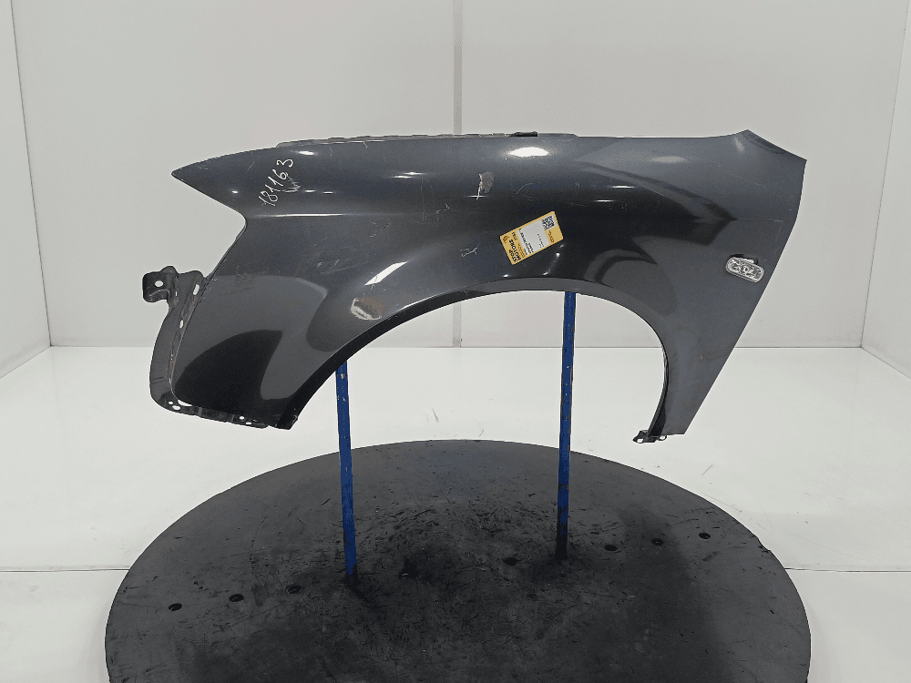 Крыло переднее левое к Audi A4 B6 (01-05)