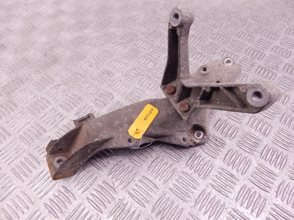 Кронштейн двигателя к BMW 3 E36 (90-00)