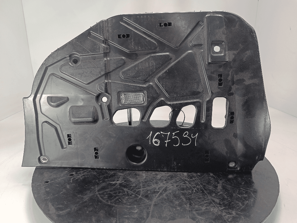 Накладка декоративная на торпедо к Volkswagen Touareg 3 (18-24)