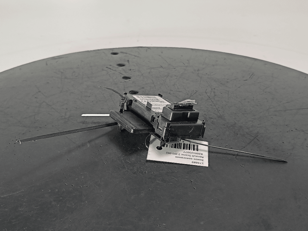 Замок зажигания к Renault Scenic 2 (03-06)