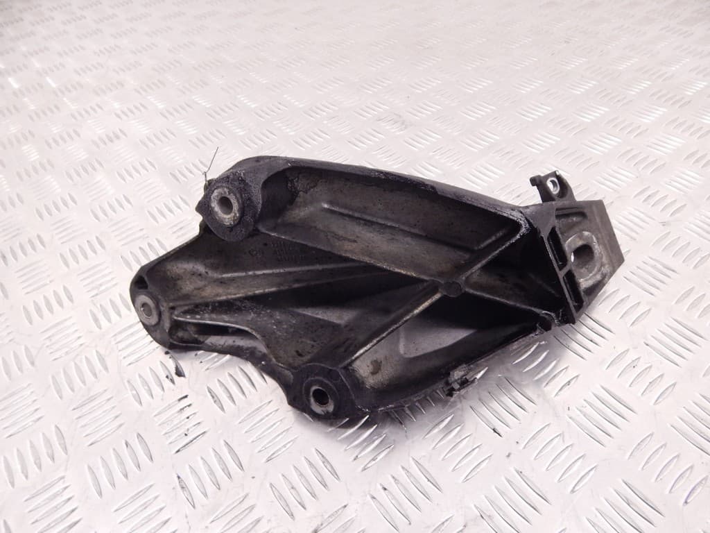 Кронштейн двигателя к BMW X5 E70 (06-10)