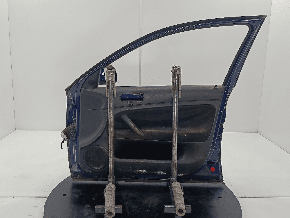 Дверь передняя правая к Volkswagen Passat B5 (96-00)