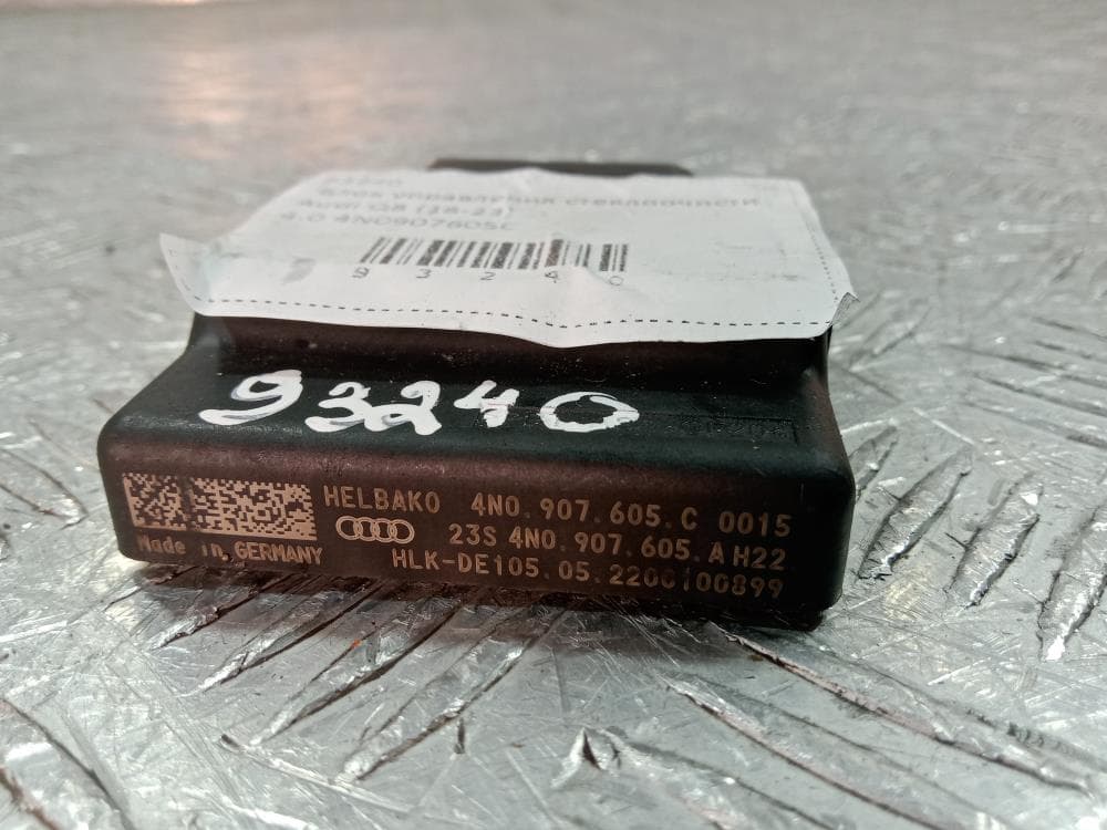 Блок управления стеклоочистителя (дворника) к Audi A8 D5 Рестайлинг (21-24)