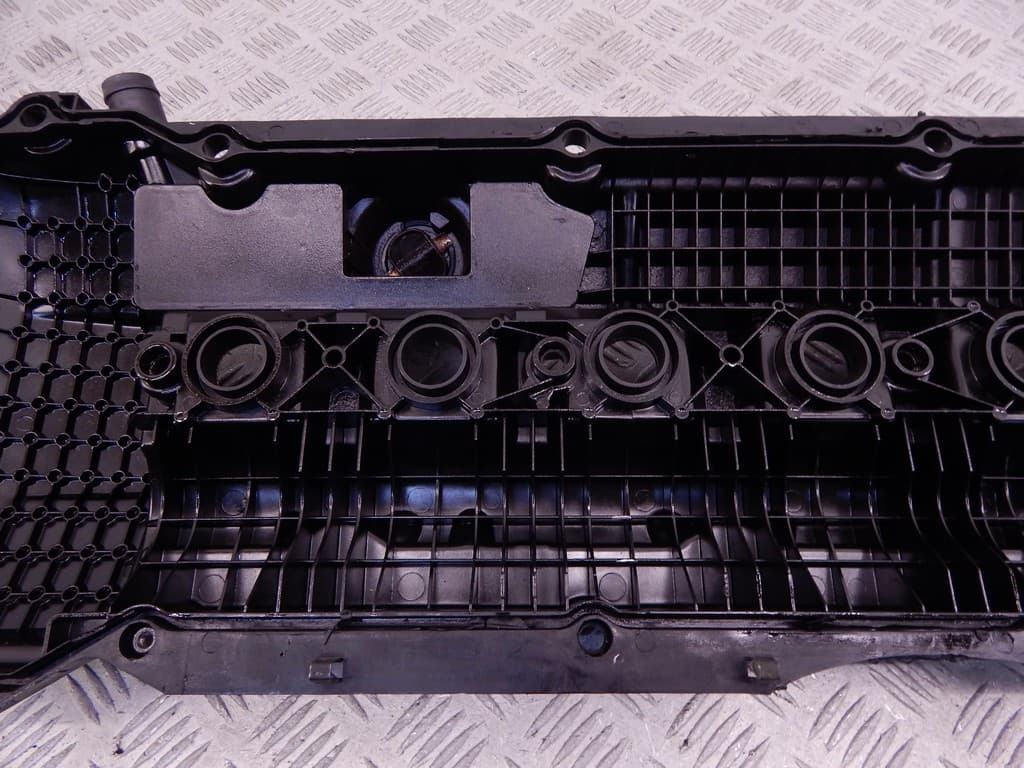 Клапанная крышка к BMW 3 E46 (97-03)