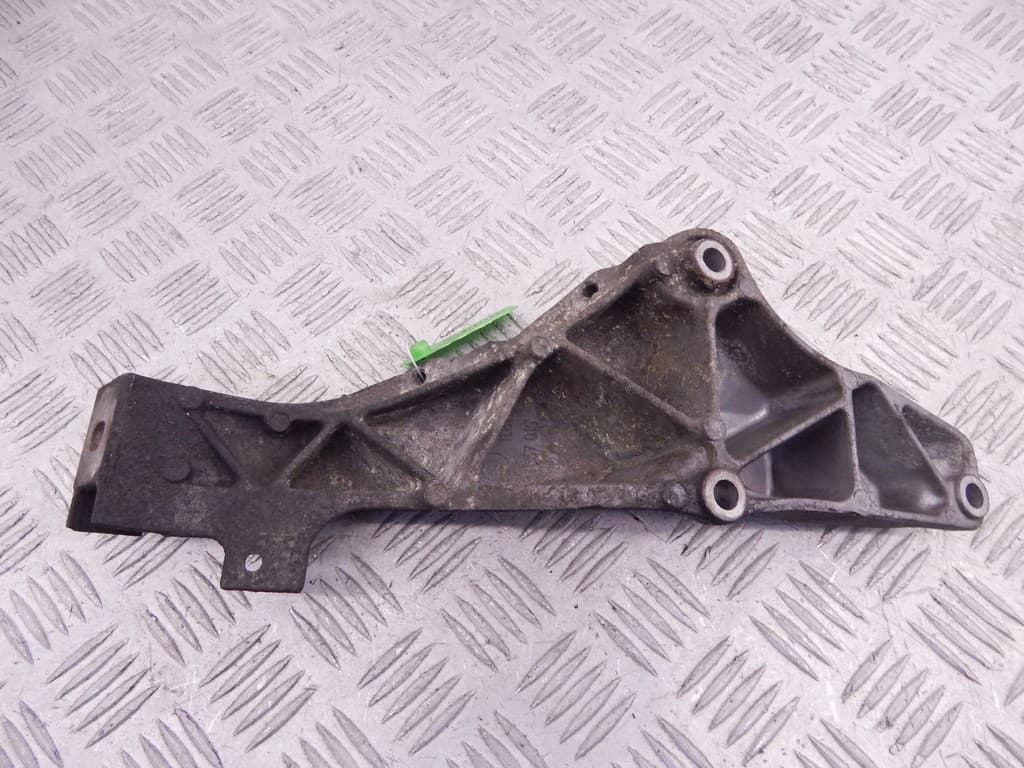 Кронштейн двигателя к BMW 3 E36 (90-00)