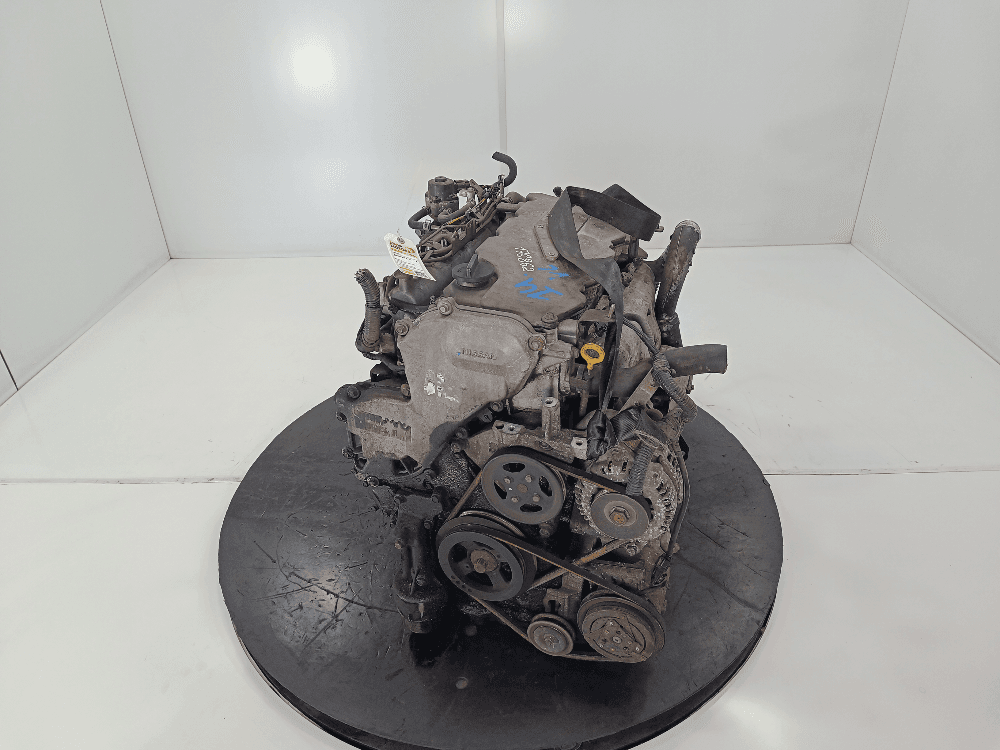 Двигатель к Nissan  Almera Tino (00-06)