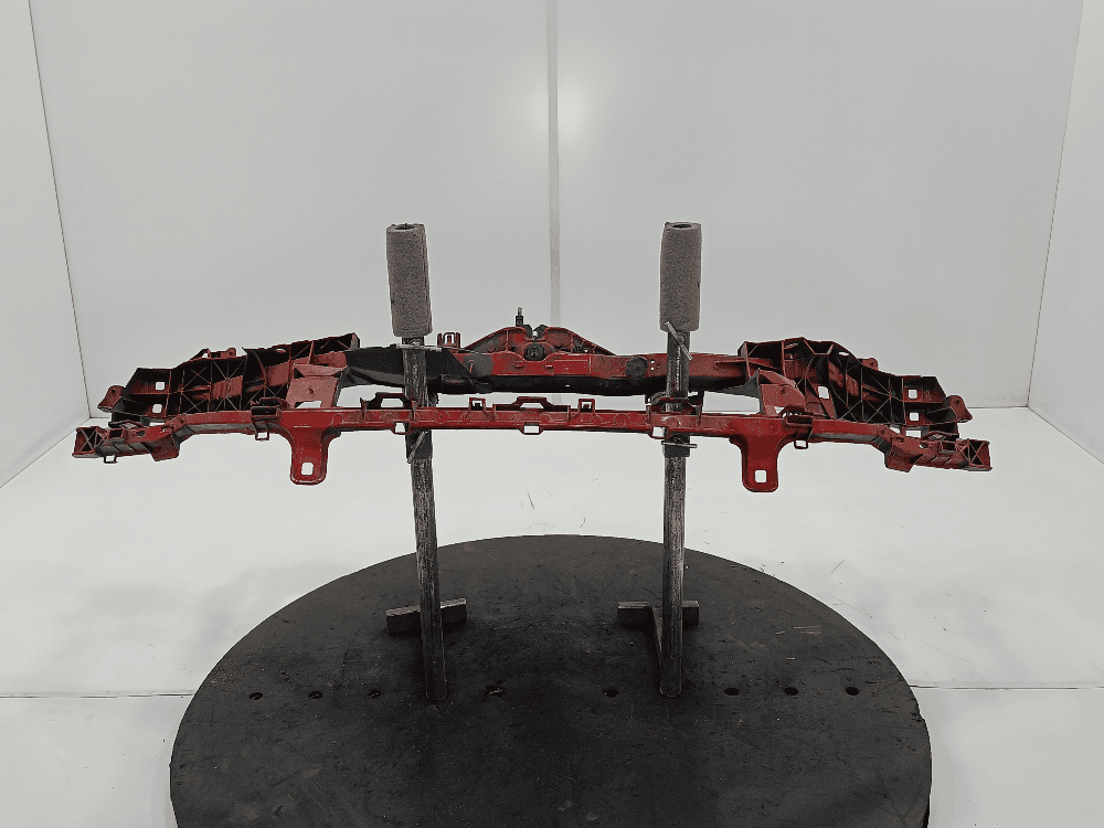 Передняя панель крепления облицовки (телевизор) к Ford Focus 2 (04-08)