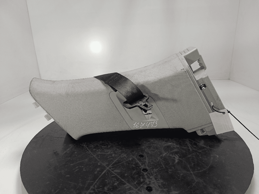 Обшивка стойки задней левой к Volkswagen Touareg 3 (18-24)