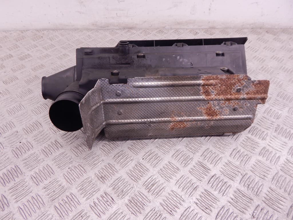Корпус воздушного фильтра к BMW 3 E36 (90-00)