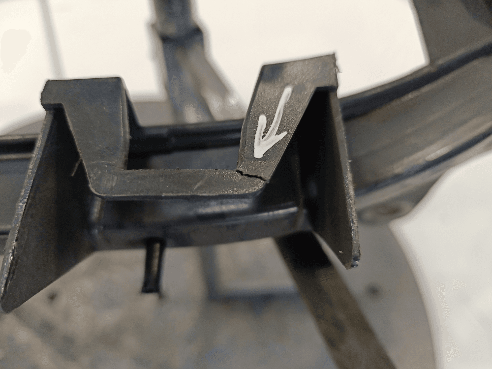 Передняя панель крепления облицовки (телевизор) к Ford C-Max 1 (03-07)