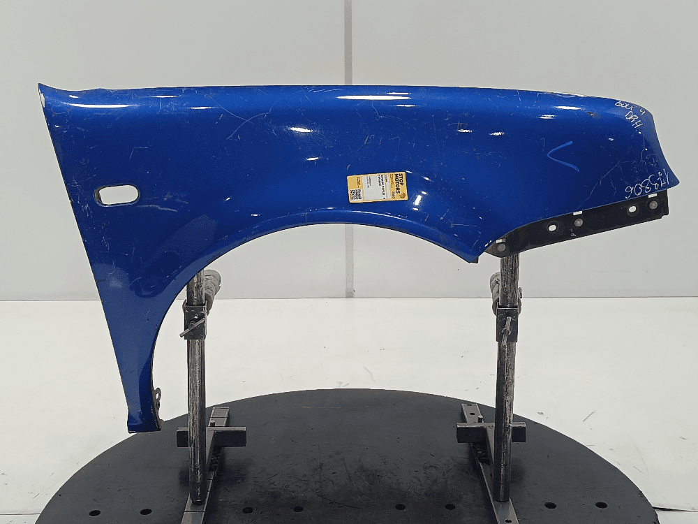 Крыло переднее правое к Volkswagen Golf 4 (97-06)