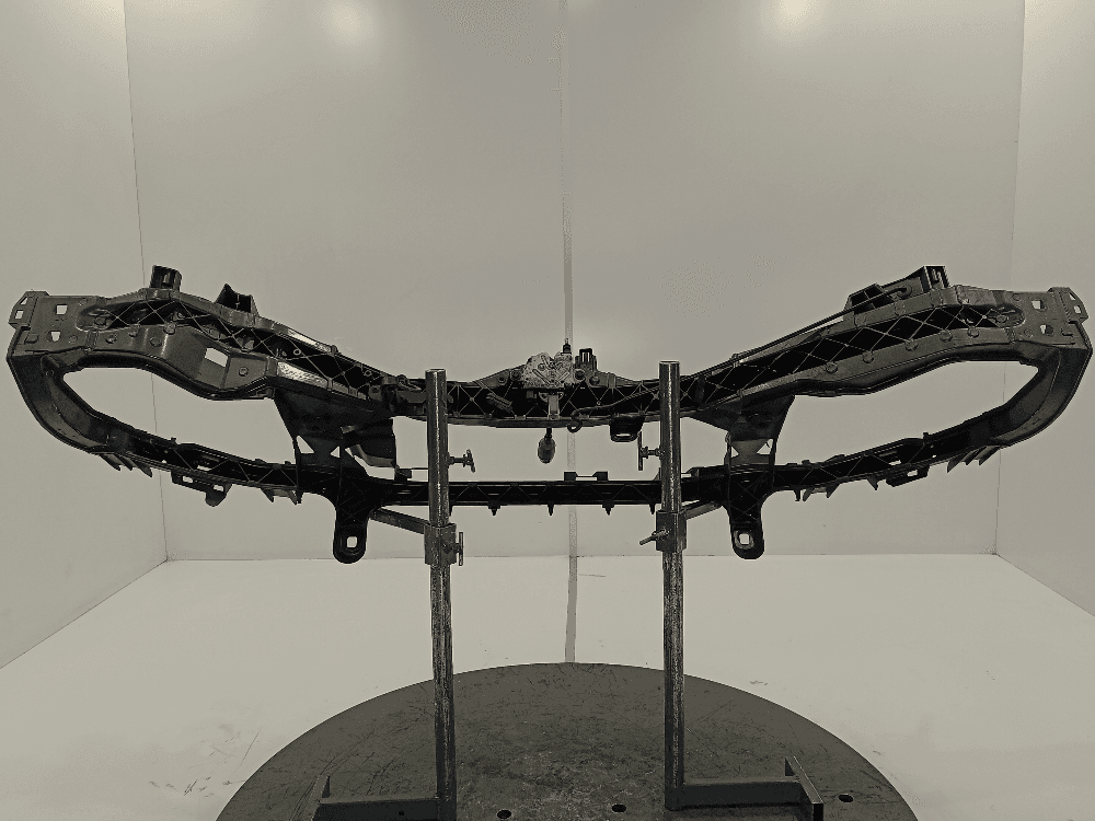 Передняя панель крепления облицовки (телевизор) к Ford C-Max 1 (03-07)