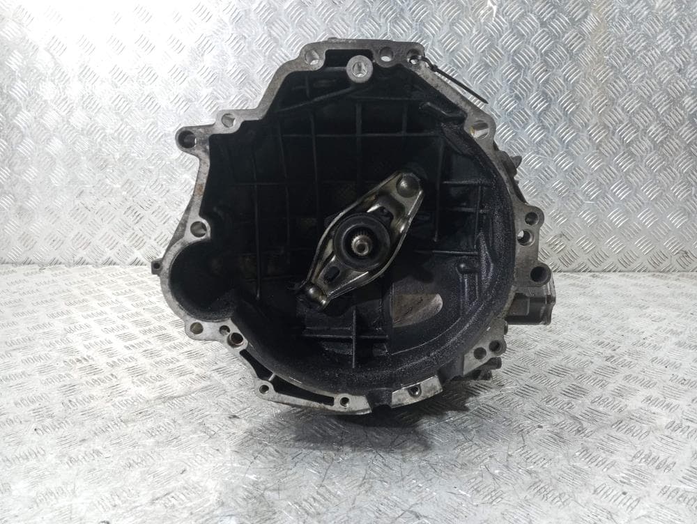 КПП механическая (МКПП) к Audi A6 C6/4F (04-08)