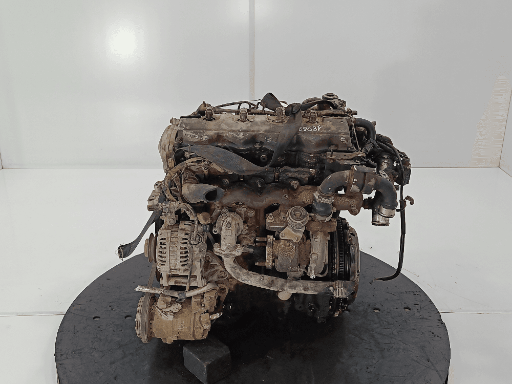 Двигатель к Nissan  Almera Tino (00-06)