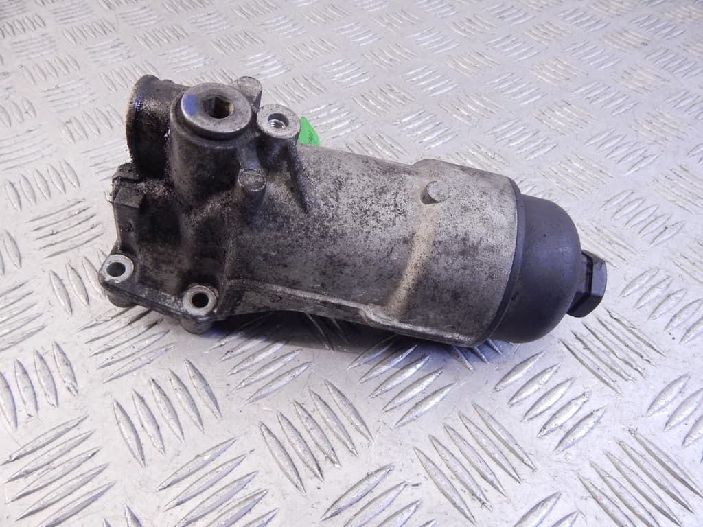 Корпус масляного фильтра к Mercedes B W245 (05-08)