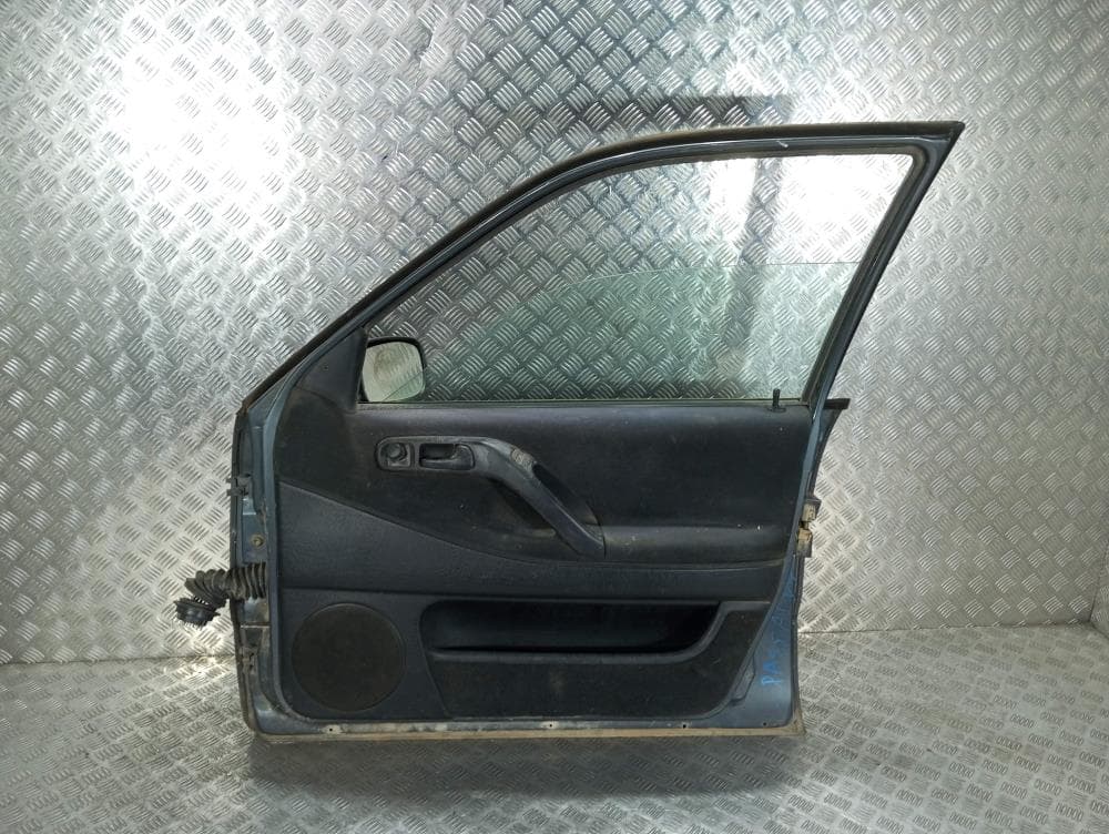 Дверь передняя правая к Volkswagen Passat B4 (93-97)