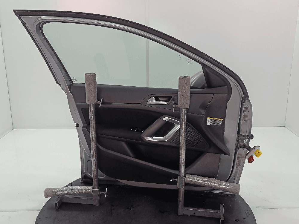 Дверь передняя левая к Peugeot 308 2 Рестайлинг (17-21)