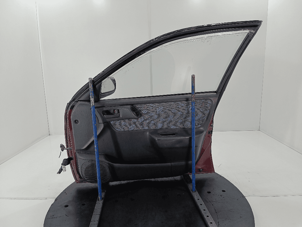 Дверь передняя правая к Toyota Carina T190 (92-96)