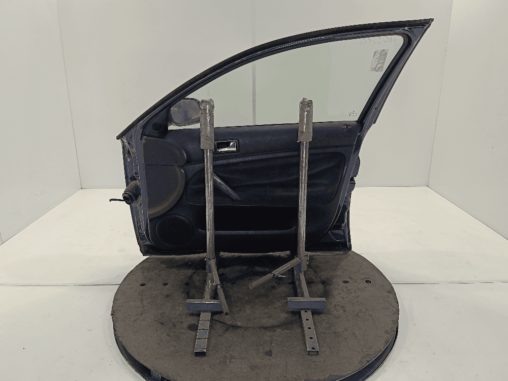 Дверь передняя правая к Volkswagen Passat B5 (96-00)