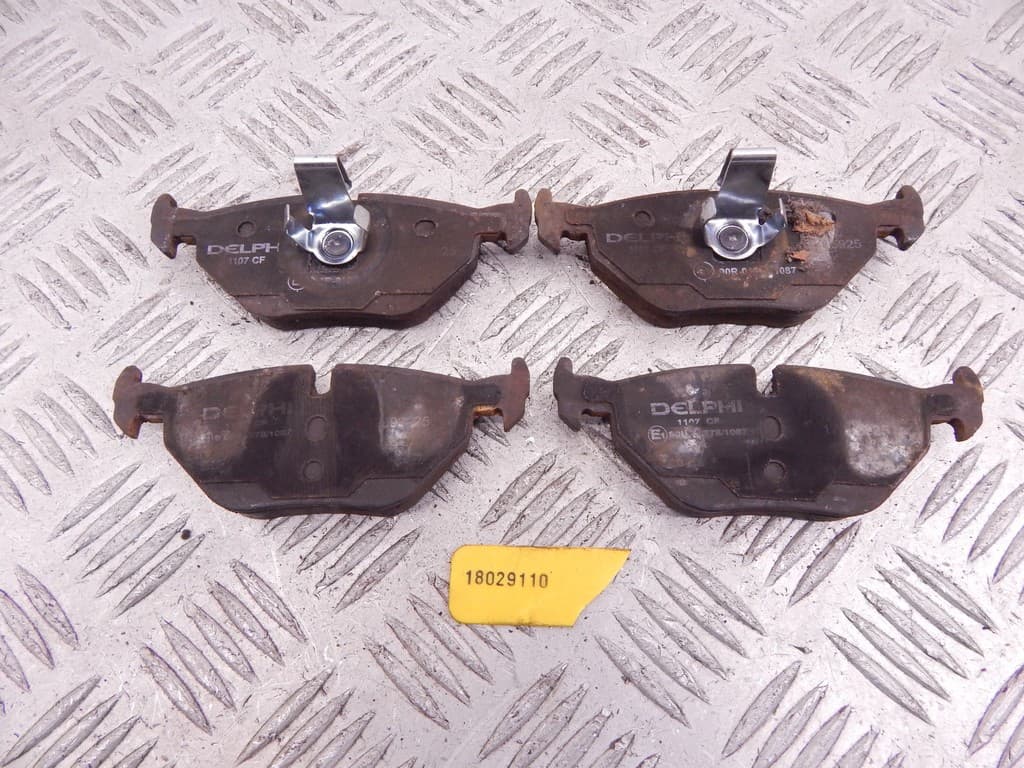 Тормозные колодки задние к BMW 5 E39 (95-00)